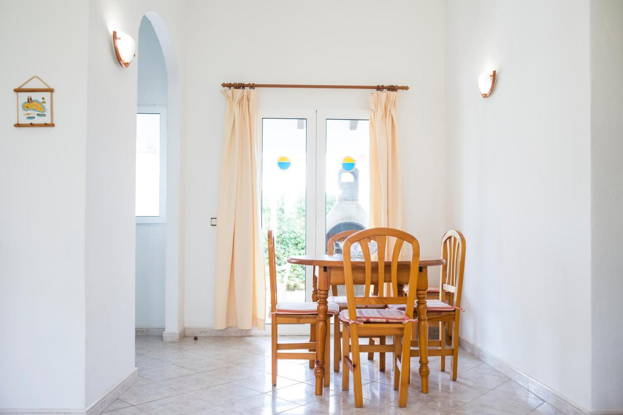 Apartchalet Elvira. A Ferienhaus Son Carrio (Menorca)
